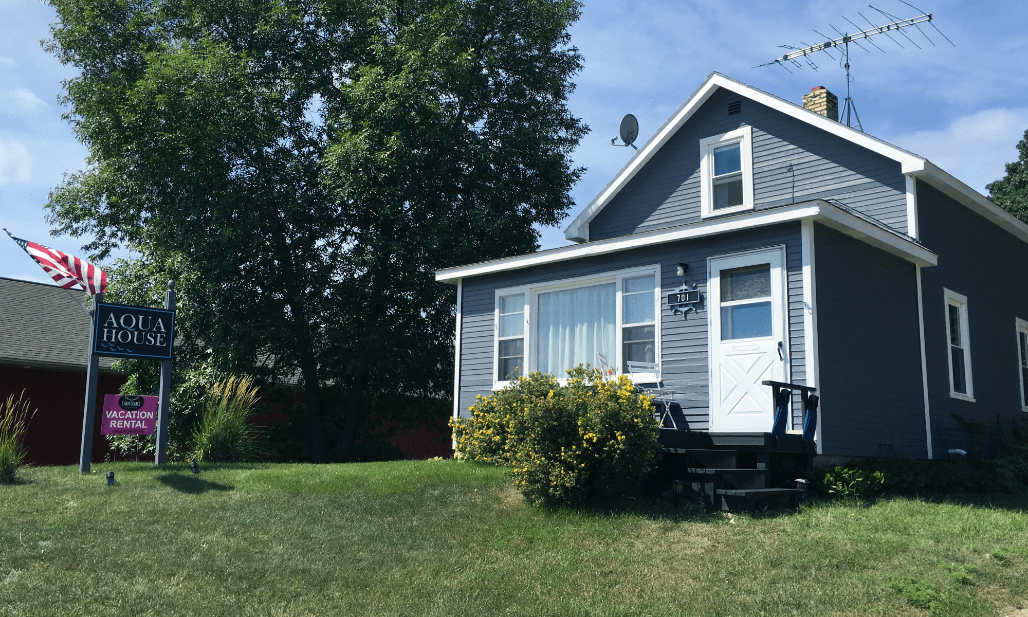 Battle Lake Vacation Rental Aqua House